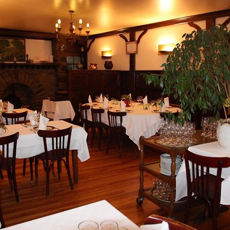 Logis Hotel Restaurant Des Voyageurs Pont-de-Salars Szoba fotó