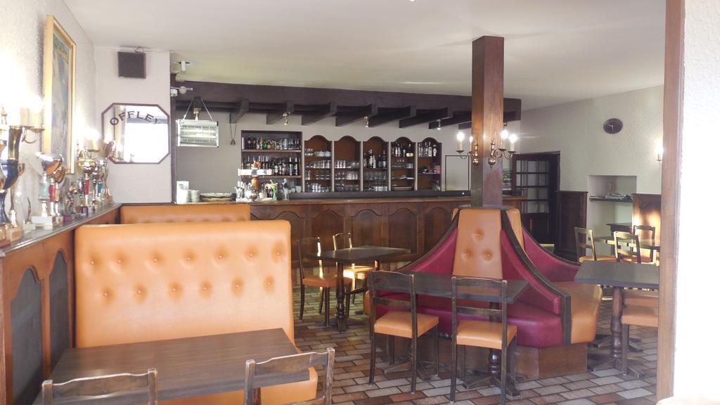 Logis Hotel Restaurant Des Voyageurs Pont-de-Salars Kültér fotó