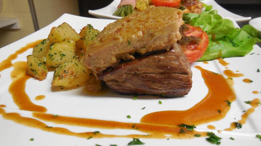 Logis Hotel Restaurant Des Voyageurs Pont-de-Salars Kültér fotó