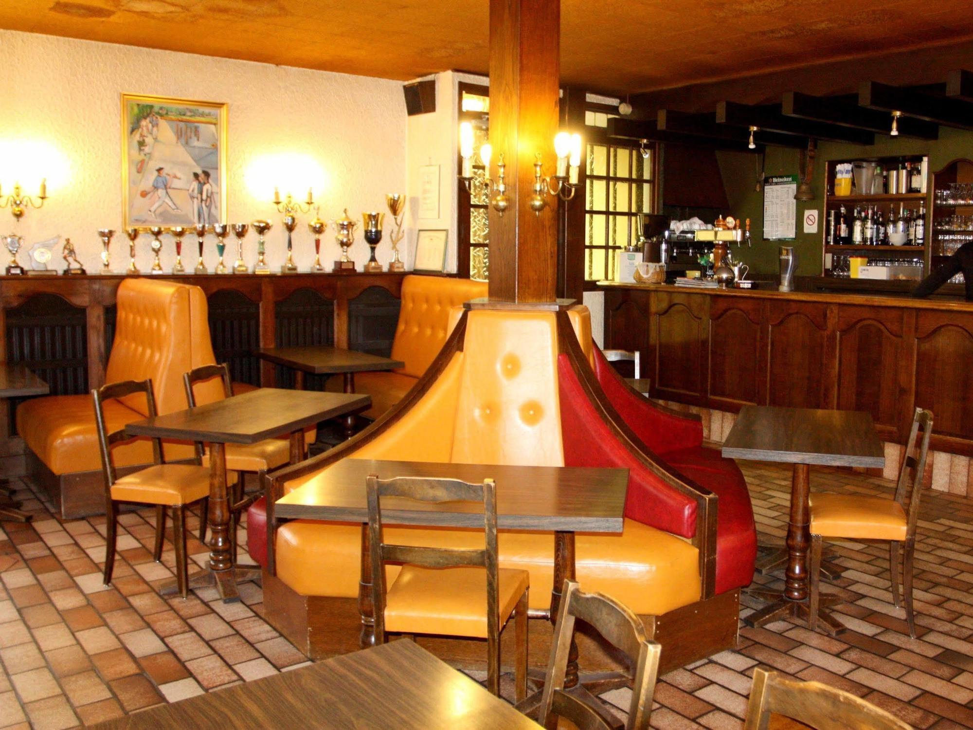 Logis Hotel Restaurant Des Voyageurs Pont-de-Salars Kültér fotó