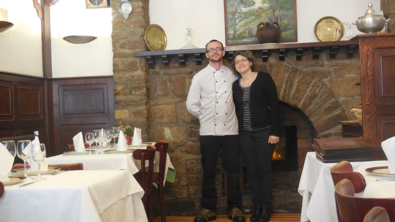 Logis Hotel Restaurant Des Voyageurs Pont-de-Salars Kültér fotó
